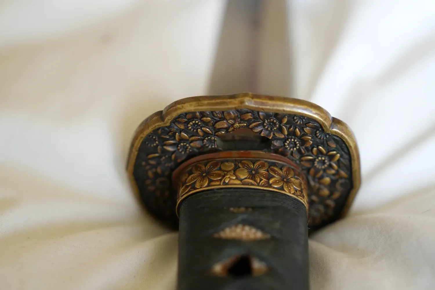 Gunzoku Sword — Shōwatō signed Kuriki Kanemasa